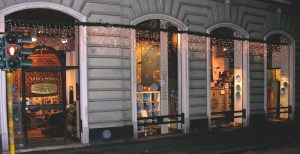 Antica Persia Genova Corso Torino 119r - le vetrine -