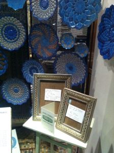 piatti in rame interamente battuto e dipinto a mano